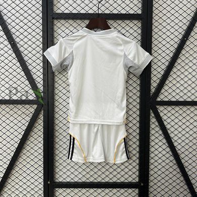 Футбольная форма Real Madrid / Реал Мадрид домашняя сезон 2025/26 белая 25/26 фото