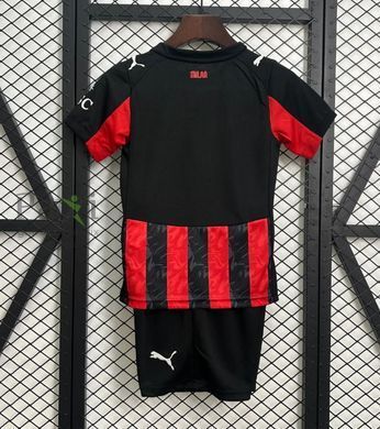 Домашня футбольна форма AC Milan Puma 25/26 червоно-чорна 25/26 фото